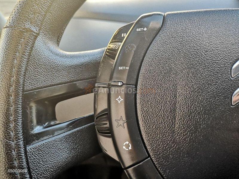 Citroen C4 Picasso 1.6 VTi 120cv Tonic de 2011 con 117.000 Km por 7.700 EUR. en Malaga