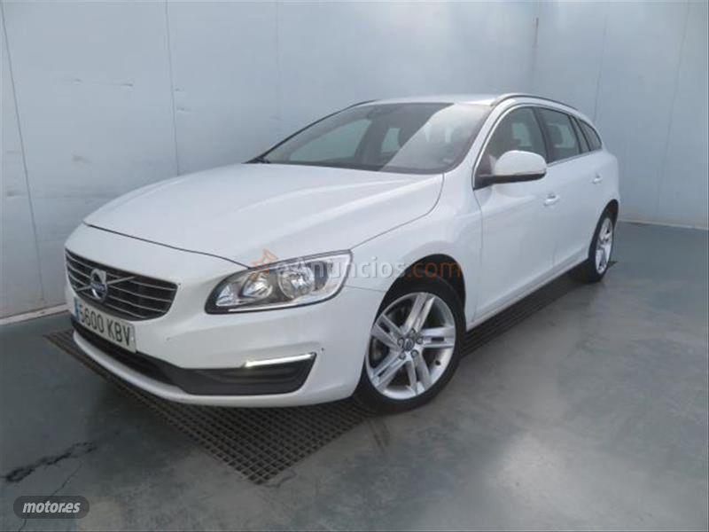 Volvo V 60 2.0 D3 Momentum de 2017 con 115.061 Km por 16.990 EUR. en Barcelona