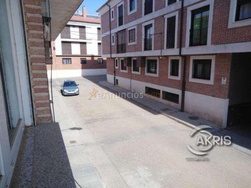 Piso de 2 dormitorios con patio , en Azucaica