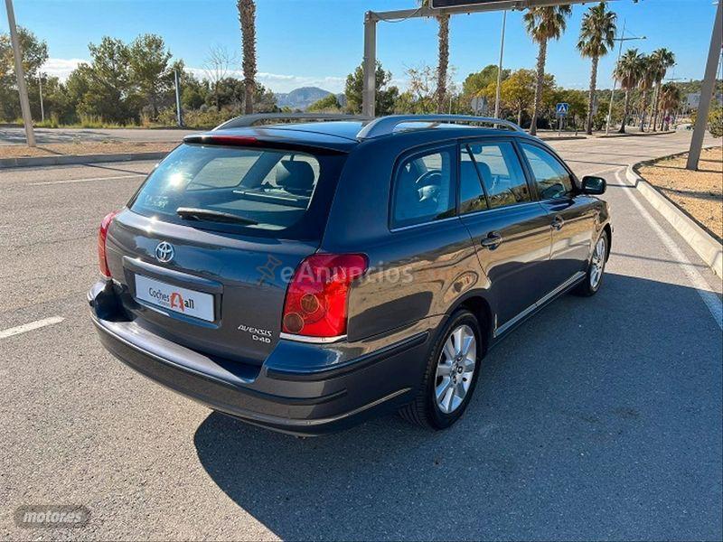 Toyota Avensis 2.2 D4D Clean Power Executive de 2005 con 155.000 Km por 4.995 EUR. en Alicante