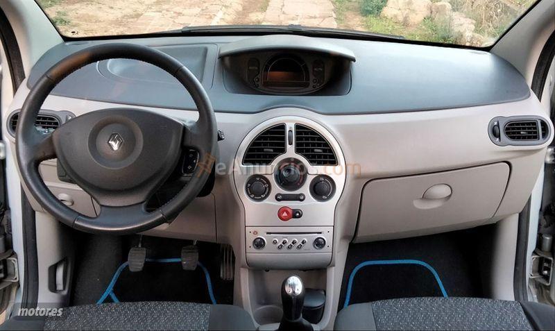 Renault Modus Confort Dynamique 1.4 16v de 2005 con 76.000 Km por 3.450 EUR. en Barcelona