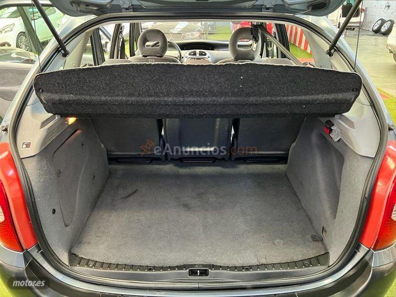 Citroen Xsara Picasso 1.6 HDi 92 SX de 2009 con 179.000 Km por 3.800 EUR. en Malaga