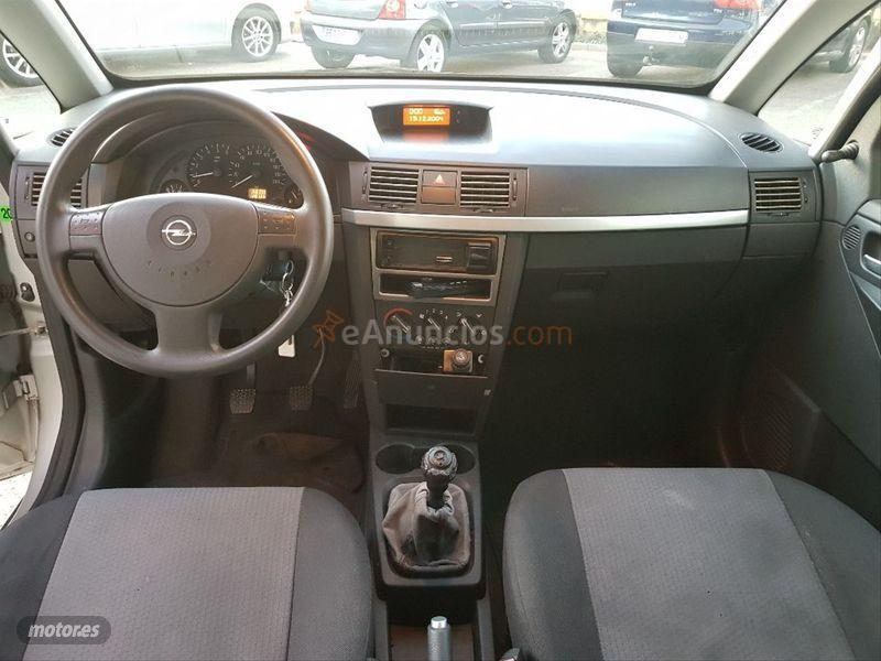 Opel Meriva Essentia 1.7 DTI de 2005 con 128.000 Km por 1.999 EUR. en Sevilla