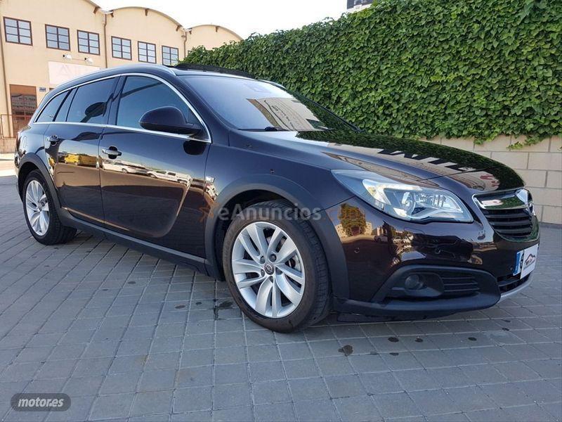 Opel Insignia ST 2.0 CDTI StartSto 4x4 Country Tourer de 2015 con 101.000 Km por 16.450 EUR. en Toledo