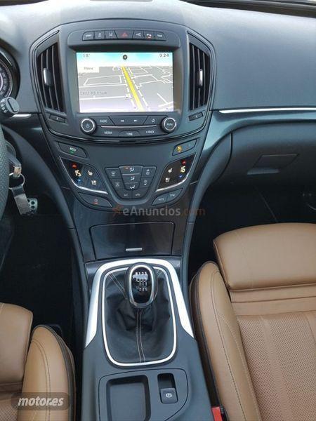 Opel Insignia ST 2.0 CDTI StartSto 4x4 Country Tourer de 2015 con 101.000 Km por 16.450 EUR. en Toledo