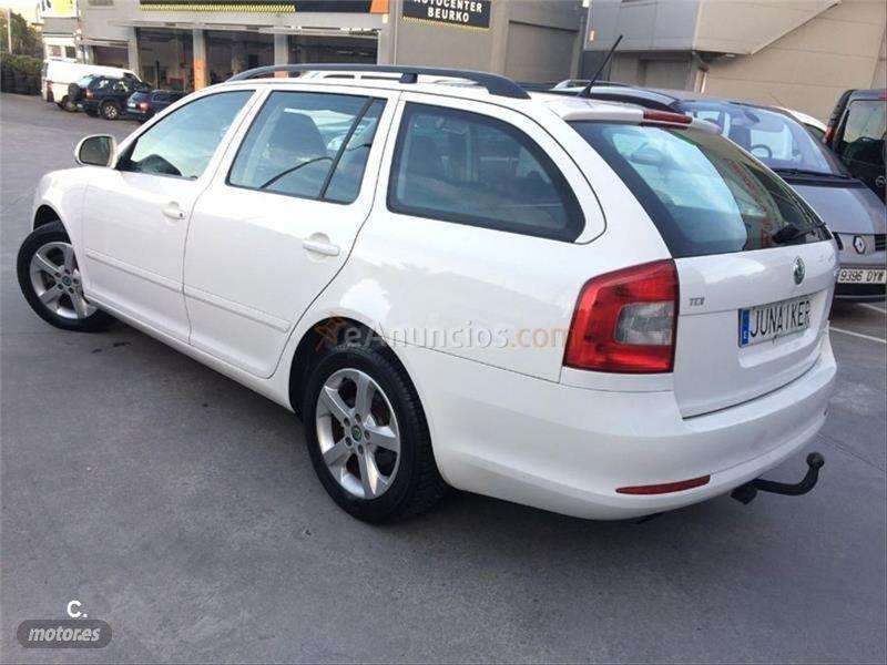 Skoda Octavia Combi 1.6 TDI CR 105cv Ambition de 2013 con 258.000 Km por 6.490 EUR. en Vizcaya