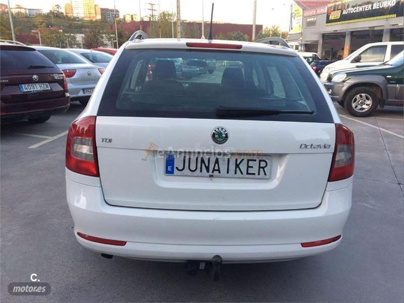 Skoda Octavia Combi 1.6 TDI CR 105cv Ambition de 2013 con 258.000 Km por 6.490 EUR. en Vizcaya