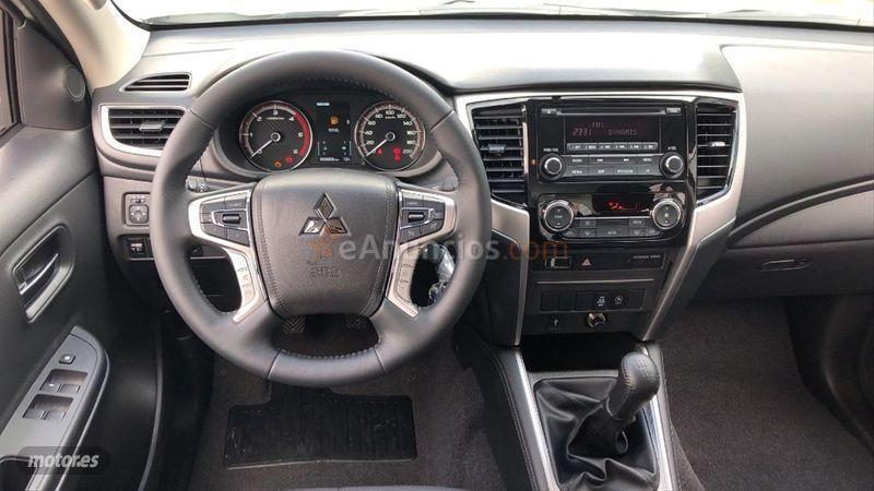 Mitsubishi L 200 DC 220 DID MPro de 2021 por 29.295 EUR. en Madrid