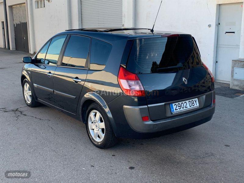 Renault Scenic CONFORT AUTHENTIQUE 1.5DCI80 de 2004 con 198.000 Km por 2.900 EUR. en Barcelona