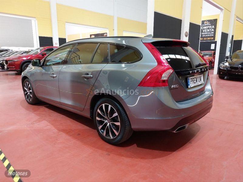 Volvo V 60 2.0 D3 Summum de 2017 con 122.000 Km por 18.490 EUR. en Madrid