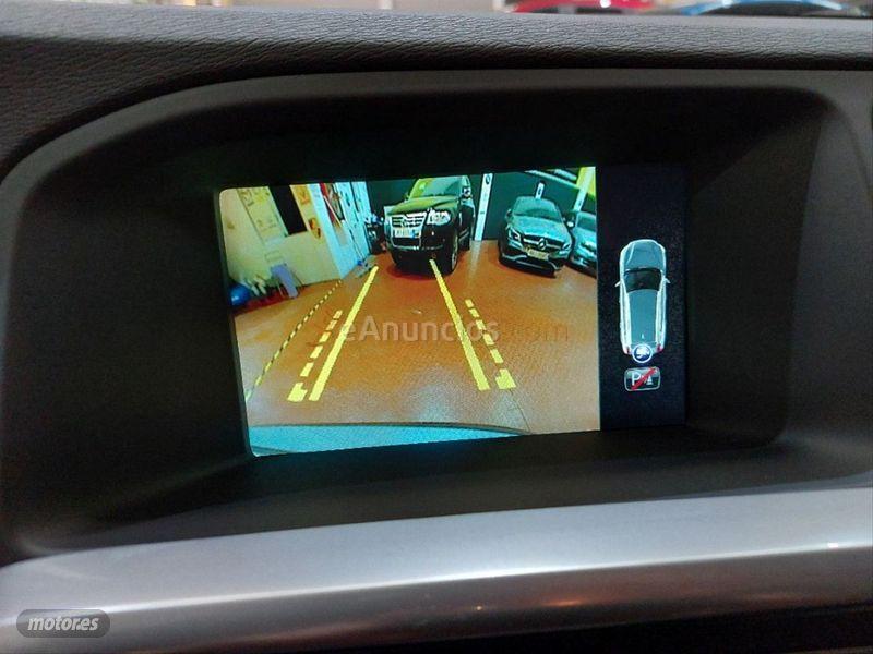 Volvo V 60 2.0 D3 Summum de 2017 con 122.000 Km por 18.490 EUR. en Madrid