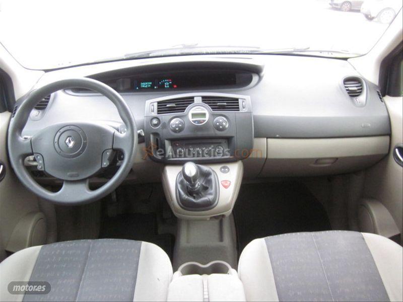 Renault Grand Scenic CONFORT EXPRESSION 1.5DCI105 de 2005 con 185.000 Km por 3.900 EUR. en Malaga