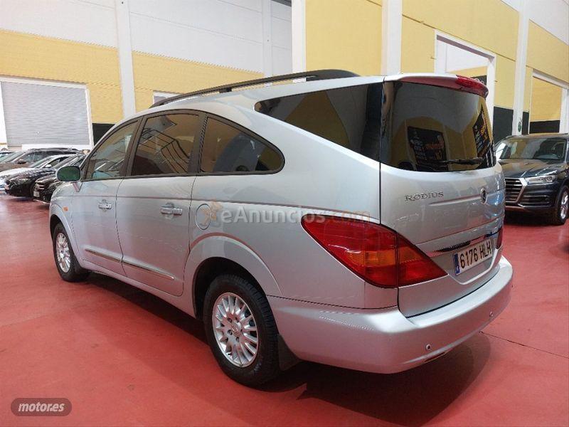 Ssangyong Rodius 270Xdi Premium de 2012 con 28.000 Km por 13.490 EUR. en Madrid