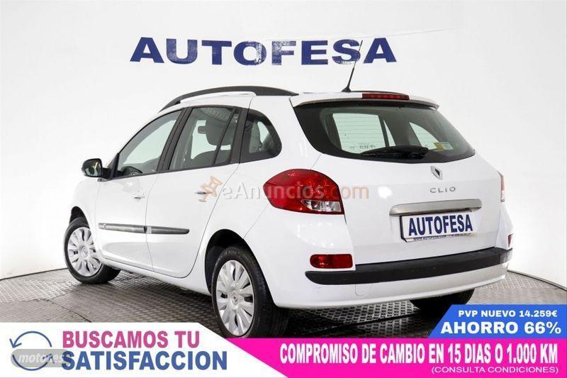 Renault Clio Grand Tour Authentique 1.5dCi 85cv eco2 de 2010 con 124.180 Km por 5.350 EUR. en Madrid