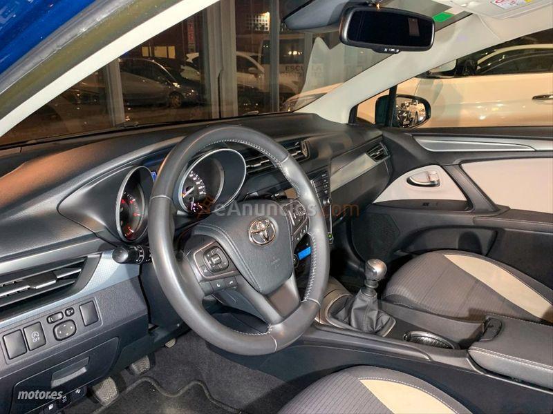 Toyota Avensis 2.0 150D ADVANCE TS de 2016 con 128.875 Km por 12.900 EUR. en Cantabria
