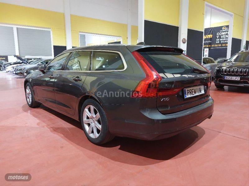 Volvo V 90 2.0 D3 Momentum Auto de 2018 con 99.000 Km por 25.490 EUR. en Madrid