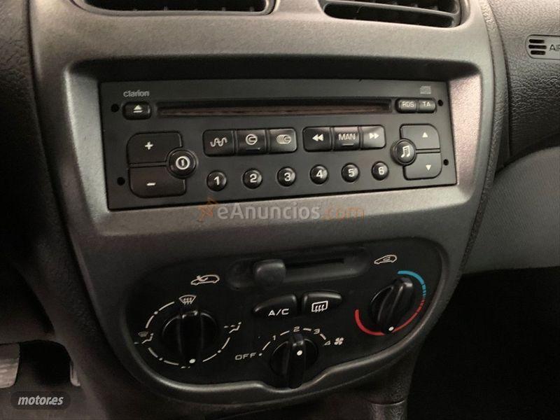 Peugeot 206 CC 1.6 de 2005 con 130.001 Km por 2.950 EUR. en Sevilla