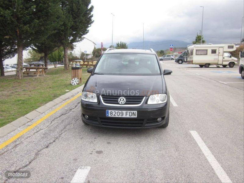 Volkswagen Touran 1.6 FSI Traveller de 2006 con 186.000 Km por 5.500 EUR. en Malaga