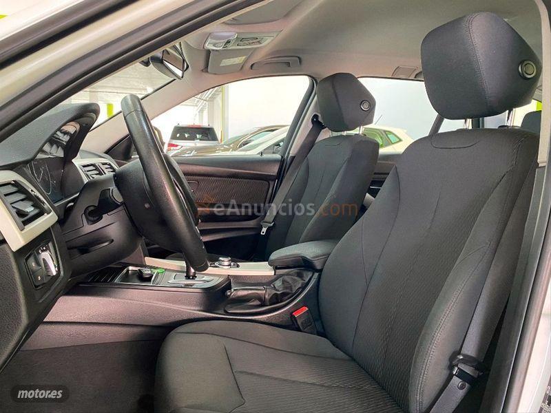 BMW Serie 3 318d Touring de 2017 con 73.000 Km por 23.400 EUR. en Malaga