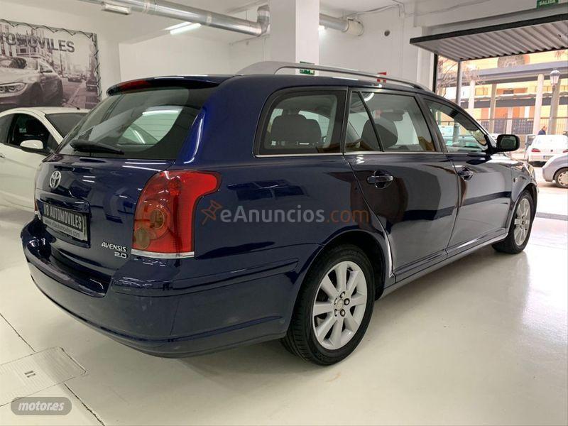 Toyota Avensis 2.0 D4D EXECUTIVE de 2004 con 204.000 Km por 3.900 EUR. en Valencia