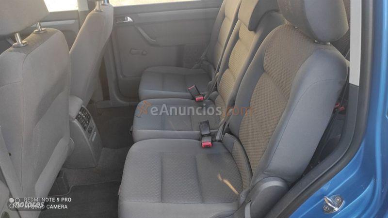 Volkswagen Touran 1.6 CONCEPTLINE de 2005 con 199.000 Km por 4.000 EUR. en Madrid