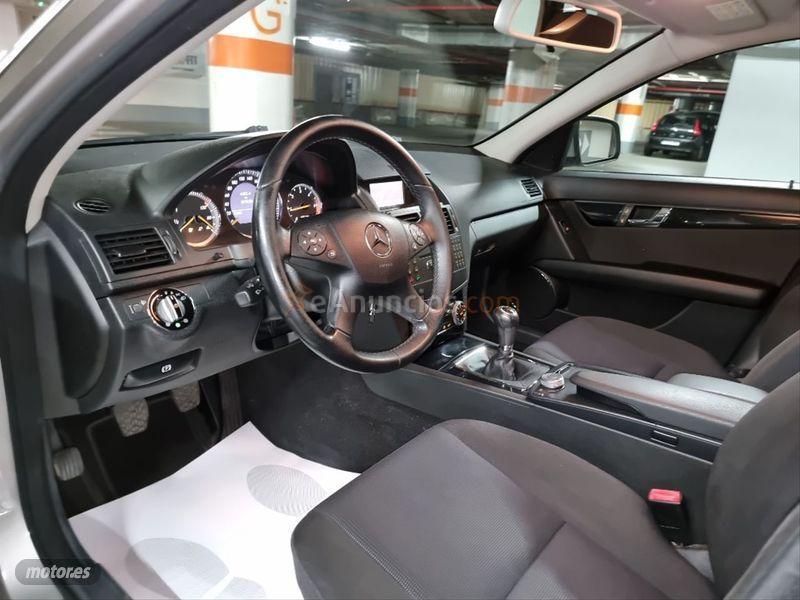 Mercedes Clase C C 220 CDI Elegance Estate de 2008 con 290.000 Km por 7.999 EUR. en Madrid