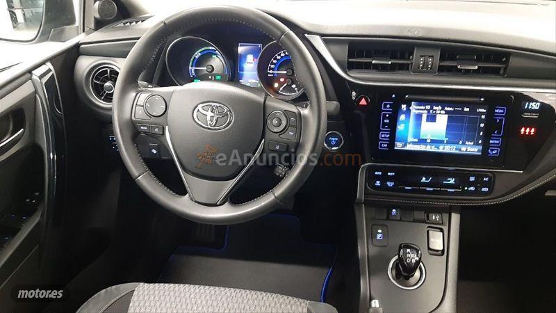 Toyota Auris 1.8 140H Feel Touring Sports de 2018 con 42.506 Km por 17.990 EUR. en Madrid