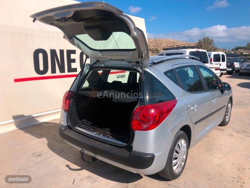 Peugeot 207 SW Confort 1.4 VTi 16v 95 de 2010 con 119.000 Km por 5.450 EUR. en Malaga