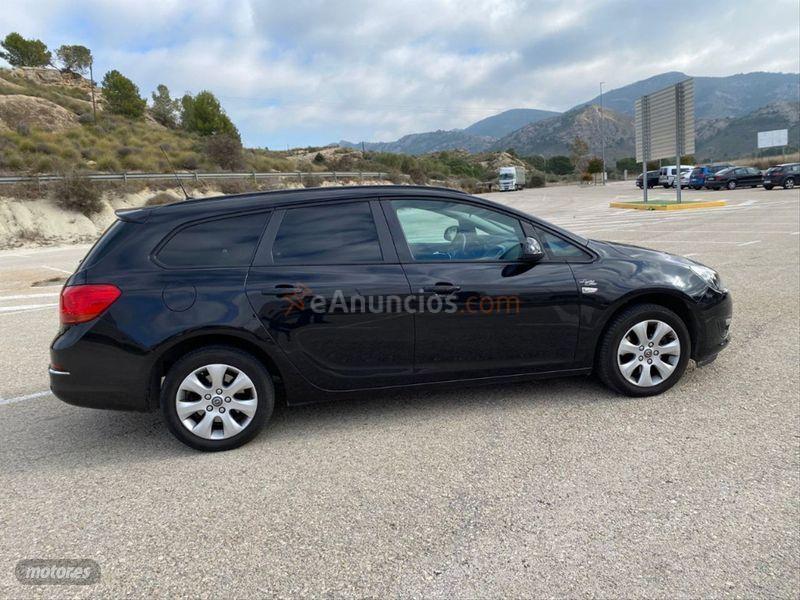 Opel Astra 1.7 CDTi SS 130 CV Sportive ST de 2014 con 123.000 Km por 7.900 EUR. en Alicante