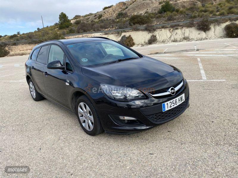 Opel Astra 1.7 CDTi SS 130 CV Sportive ST de 2014 con 123.000 Km por 7.900 EUR. en Alicante