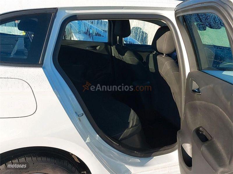 Opel Astra 1.6 CDTi 81kW 110CV Business ST de 2017 con 138.953 Km por 9.600 EUR. en Madrid