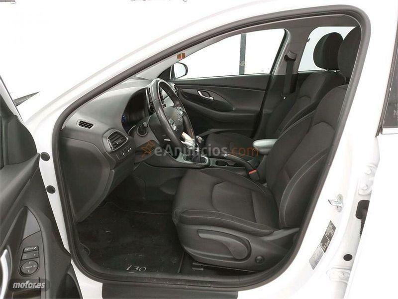 Hyundai i30 CW 1.6 CRDi 81kW 110CV Tecno de 2018 con 62.000 Km por 16.550 EUR. en Madrid