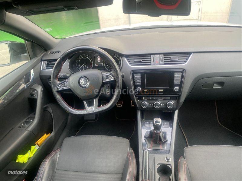 Skoda Octavia Combi 2.0 TDI CR 184cv RS de 2015 con 108.000 Km por 18.990 EUR. en Valladolid