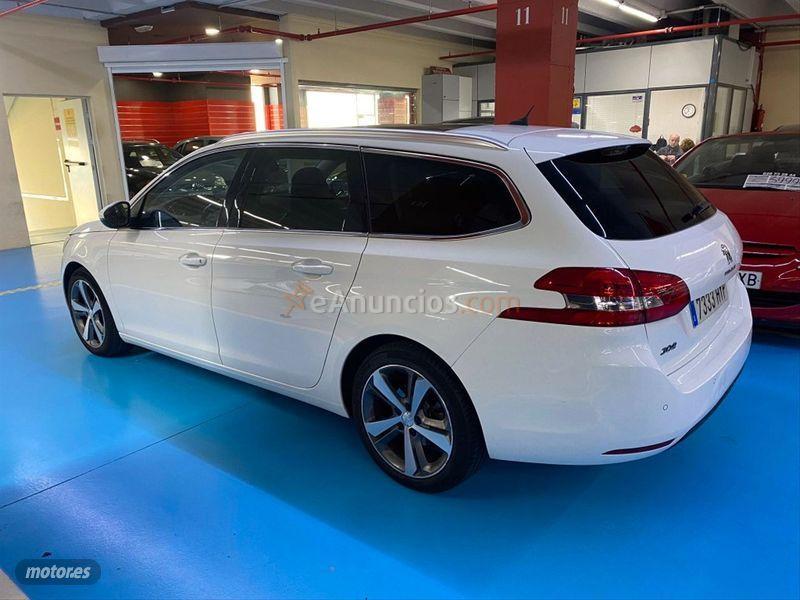 Peugeot 308 Nuevo 308 SW Allure 1.2 PureTech 130 SS de 2014 con 74.000 Km por 13.490 EUR. en Barcelona
