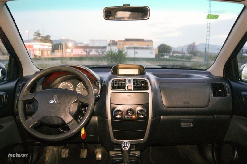 Mitsubishi Space star 1.9 DID Plus de 2006 con 225.800 Km por 2.200 EUR. en Murcia