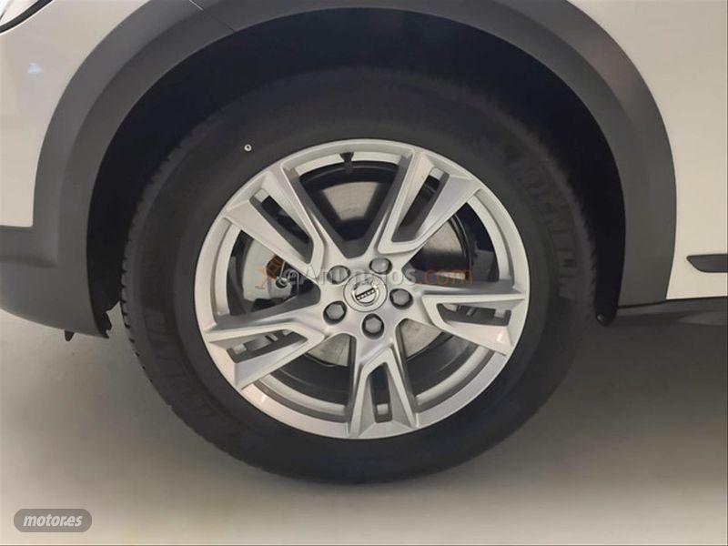 Volvo V 90 2.0 D4 AWD Auto de 2021 con 20 Km por 45.990 EUR. en Toledo