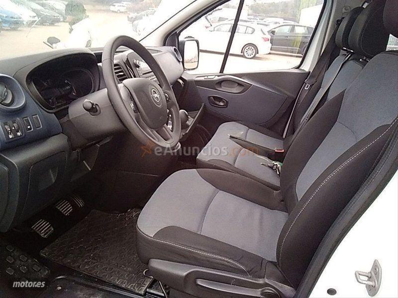 Opel Vivaro 1.6 CDTI SS 92kW L1 2.7t Combi Plus9 de 2018 con 140.000 Km por 20.999 EUR. en Malaga