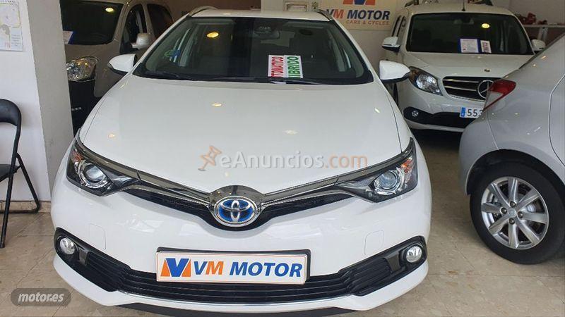 Toyota Auris 1.8 140H Advance Touring Sports de 2018 con 71.000 Km por 15.900 EUR. en Las Palmas