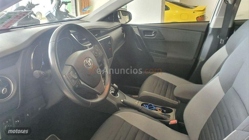 Toyota Auris 1.8 140H Advance Touring Sports de 2018 con 71.000 Km por 15.900 EUR. en Las Palmas