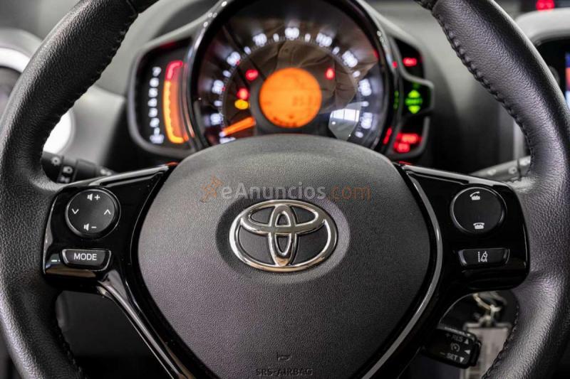 Toyota Aygo 1.0 70 x-play