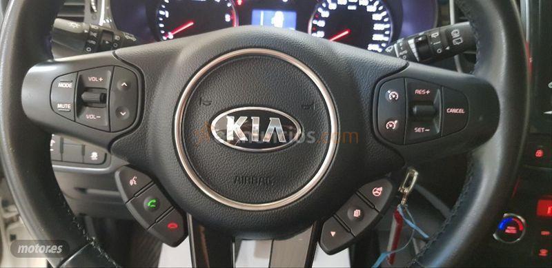Kia Carens 1.7 CRDi VGT 115cv Concept EcoDynam 5pl de 2015 con 103.000 Km por 12.990 EUR. en Granada