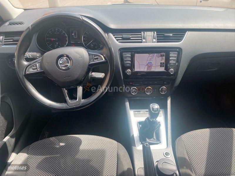 Skoda Octavia Combi 1.6 TDI CR 110 Ambition Greenline de 2016 con 187.000 Km por 10.500 EUR. en Almeria