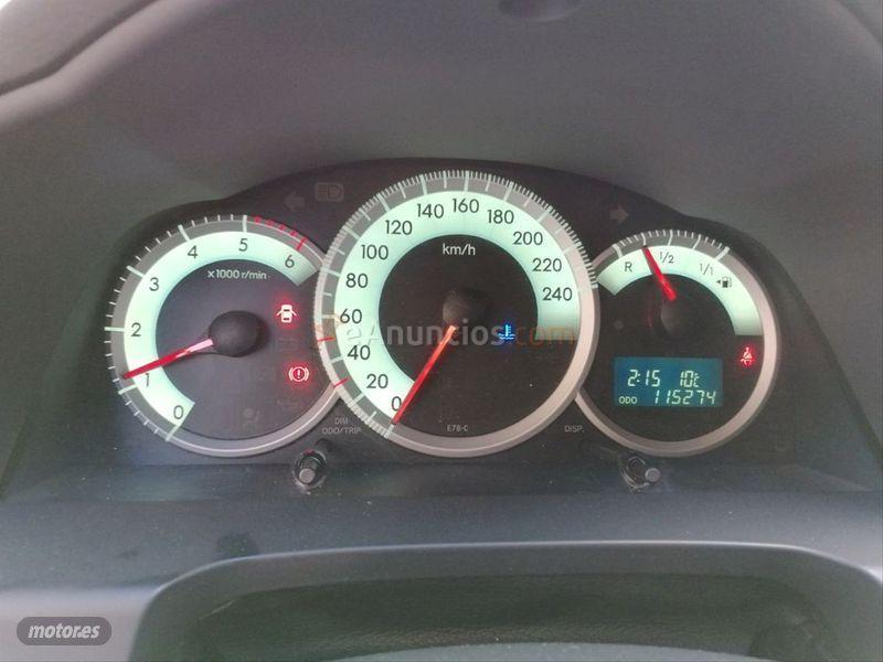 Toyota Corolla Verso 2.2 D4D 136cv Sol de 2006 con 115.000 Km por 5.600 EUR. en Salamanca