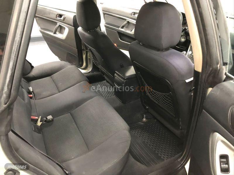 Subaru Outback 2.5i de 2008 con 218.765 Km por 4.999 EUR. en Sevilla
