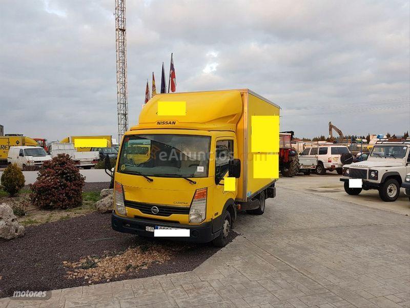 Nissan Cabstar D35132C61 Comfort Media Caja Aluminio de 2007 con 348.242 Km por 5.000 EUR. en Valladolid