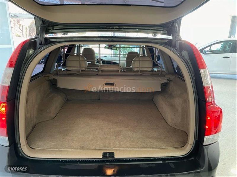 Volvo XC 70 2.4 D5 Momentum de 2005 con 345.000 Km por 4.500 EUR. en Huelva