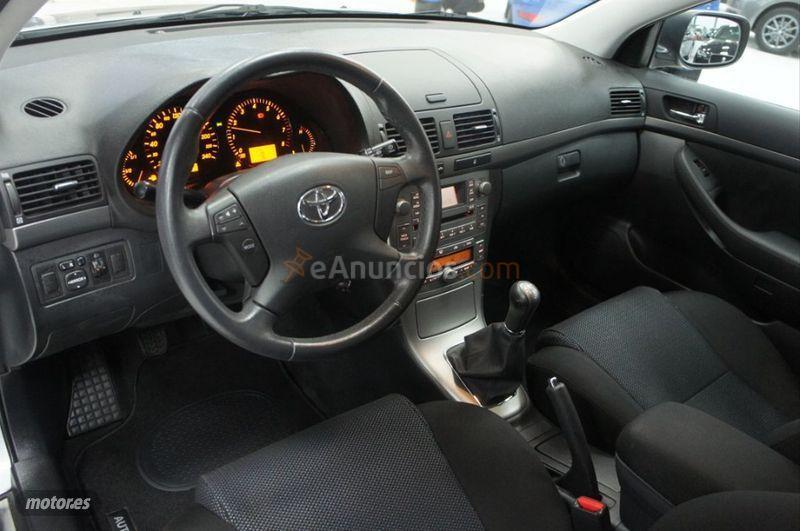 Toyota Avensis 1.8 VVTi Advance Cross Sport de 2008 con 97.000 Km por 5.750 EUR. en Cadiz