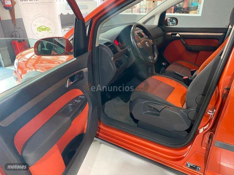 Volkswagen Touran 1.9 TDI 105cv Advance de 2010 con 160.000 Km por 9.800 EUR. en Granada