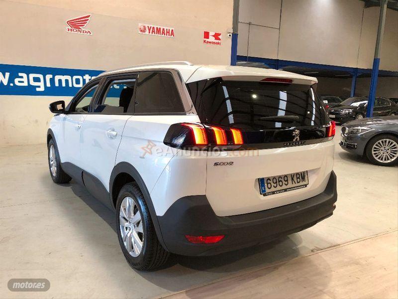 Peugeot 5008 Allure 1.6 BlueHDi 88KW 120CV de 2017 con 218.000 Km por 16.999 EUR. en Salamanca