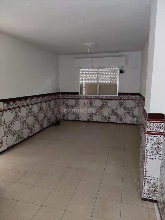 CHALET ADOSADO EN AJOFRIN